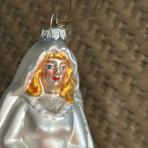 Vintage Glass Blown Blushing Bride wedding Christmas Ornament - Picture 4 of 7